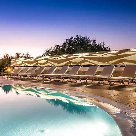 Diamond Village & فندق