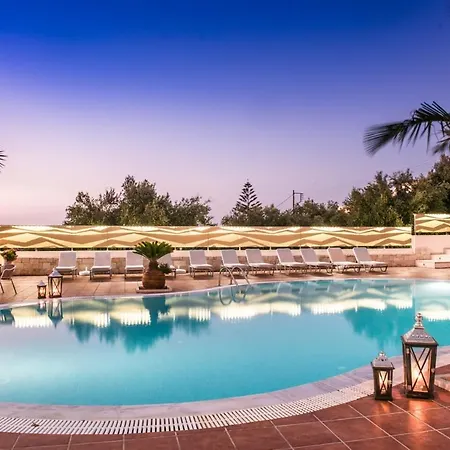 Diamond Village & Hotell