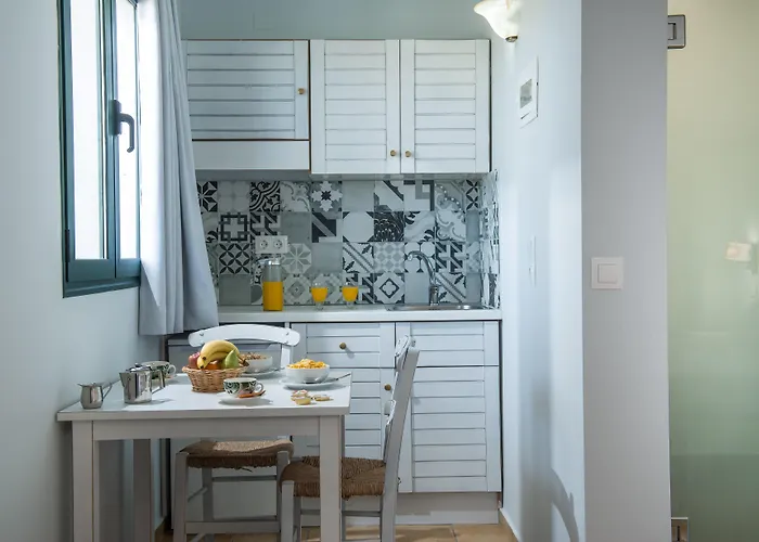 Diamond Village & Готель