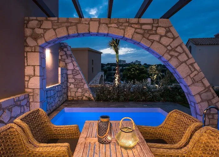 Diamond Village & 3*