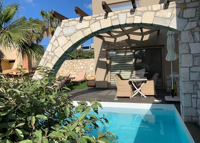 Отель Diamond Village &